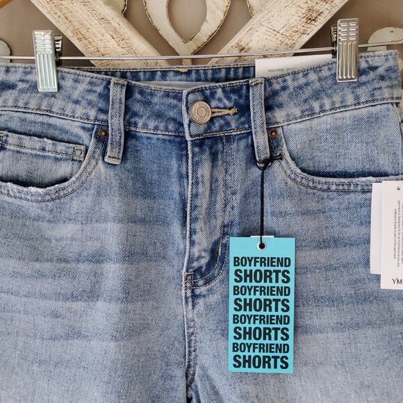 YMI Women's Junior Frayed Hem Distressed Destructed Boyfriend Denim Jean Shorts - Picture 2 of 7